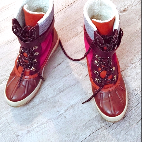 SOLD Ladies winter boots - Picture 1 of 7